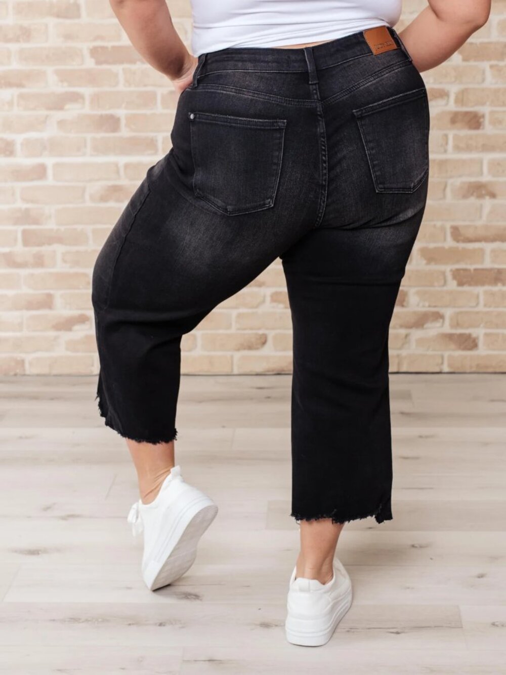 Ryan High Rise Button Fly Wide Leg Crop Jeans - Picture 5 of 9